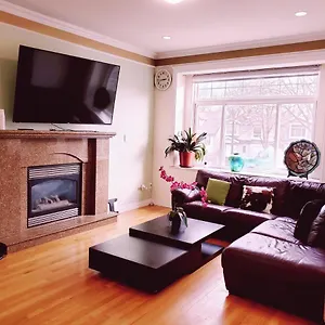 https://lisas-lovely-little-house.vancouver-hotels-bc.net